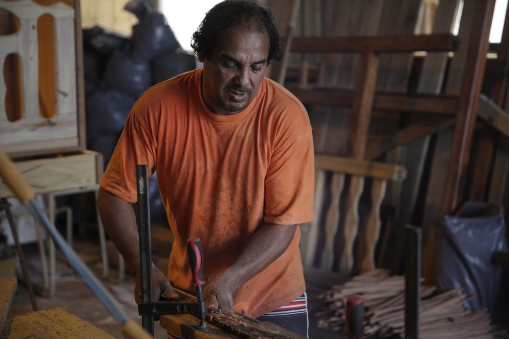 Cesar Campo in his workshop at Punta de Rieles (Photo: Frederick Bernas)